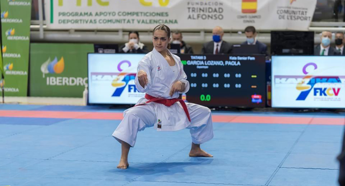 Paola García se estrena en la Liga Nacional de Karate junior