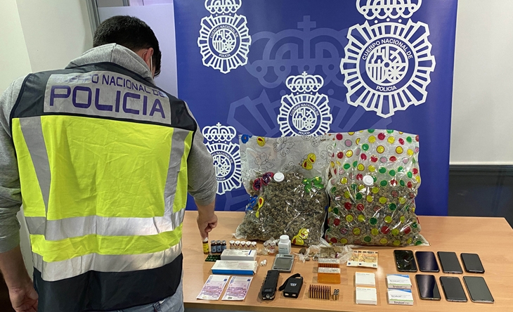 Detenidos los padres de un menor por obligarle a traficar con drogas en el centro donde estudiaba