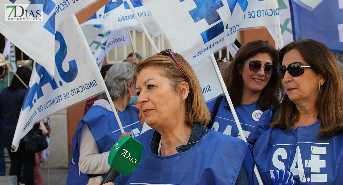 Manifestación de los sindicatos: &quot;A quien le importa el funcionario a quien le importa nuestro salario&quot;