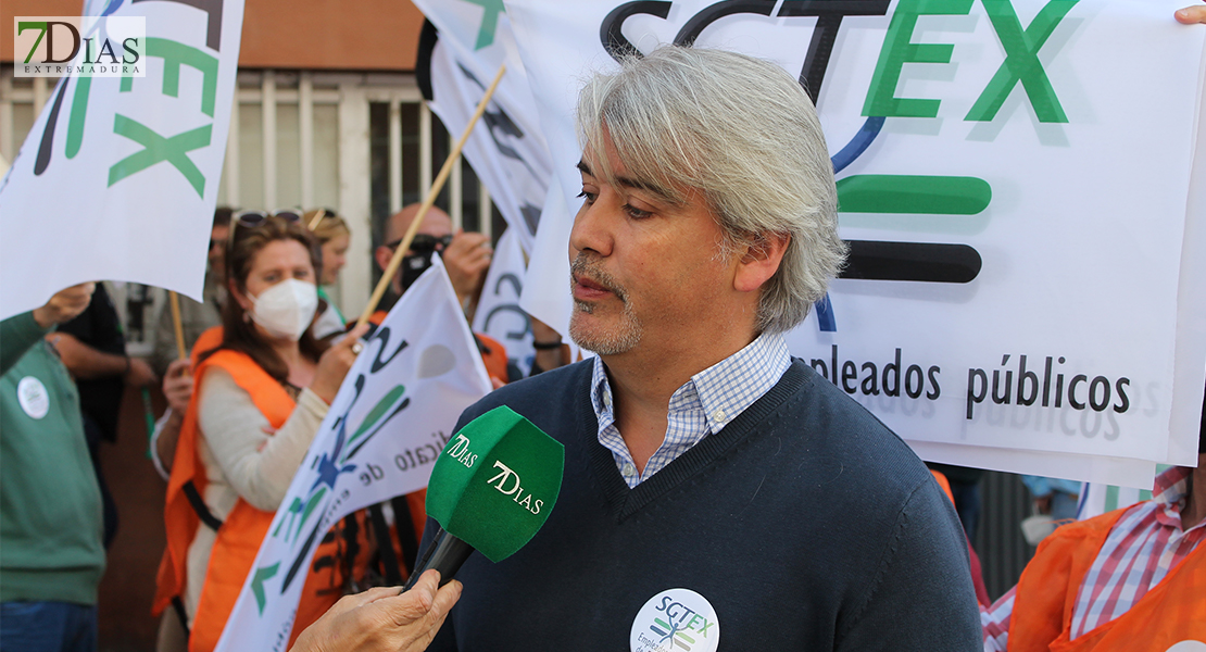 Manifestación de los sindicatos: &quot;A quien le importa el funcionario a quien le importa nuestro salario&quot;