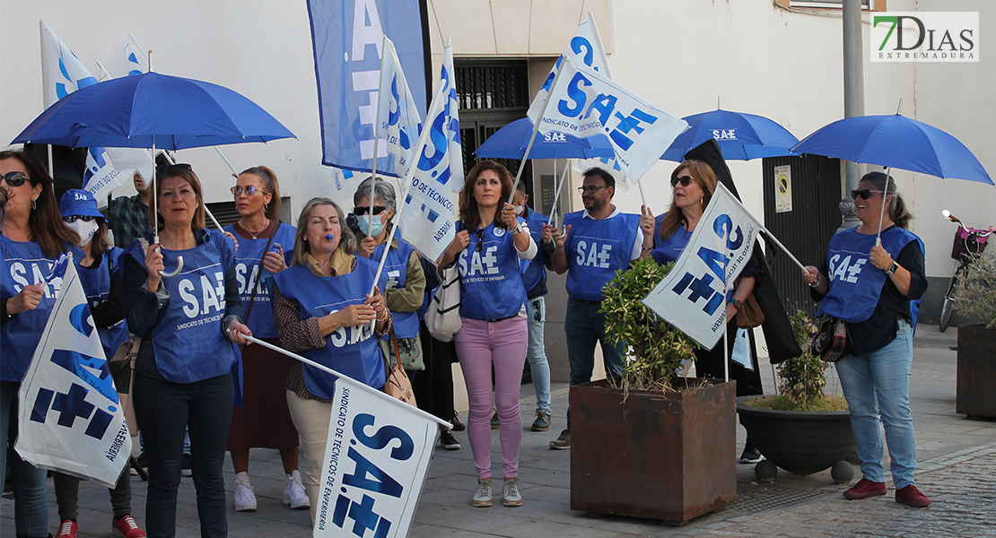 Manifestación de los sindicatos: &quot;A quien le importa el funcionario a quien le importa nuestro salario&quot;