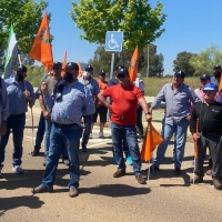 Acto de protesta frente a Agricultura ante la &quot;catástrofe&quot; que viven los regantes extremeños