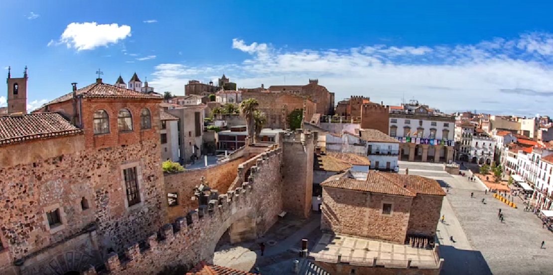 Cáceres recupera al turista internacional