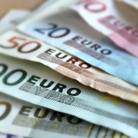 La paridad del euro con el dólar se sigue desplomando: temen una recesión