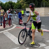 Se le complican los JJOO al extremeño Kini Carrasco: la aerolínea ha dejado su bici en tierra