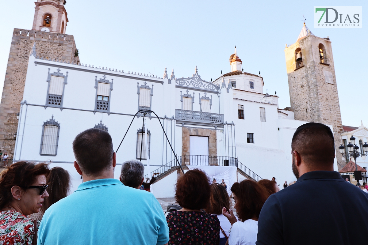 4.000 velas guían la Noche en Blanco de Fregenal de la Sierra