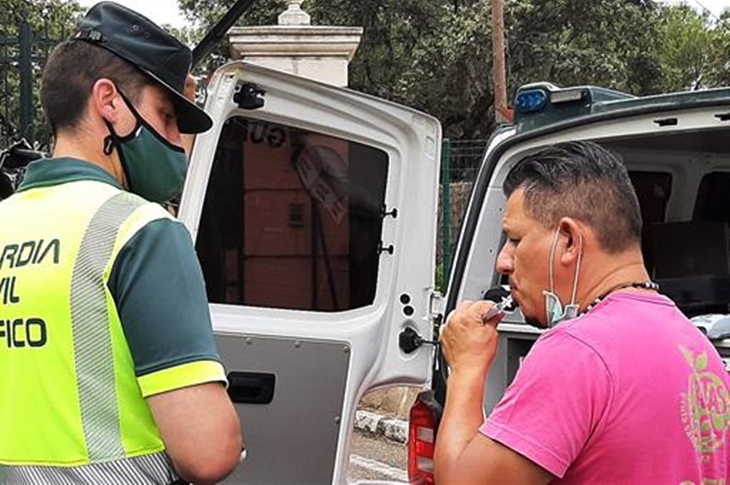 Más de 440 conductores al día son detectados tras haber ingerido alcohol o drogas