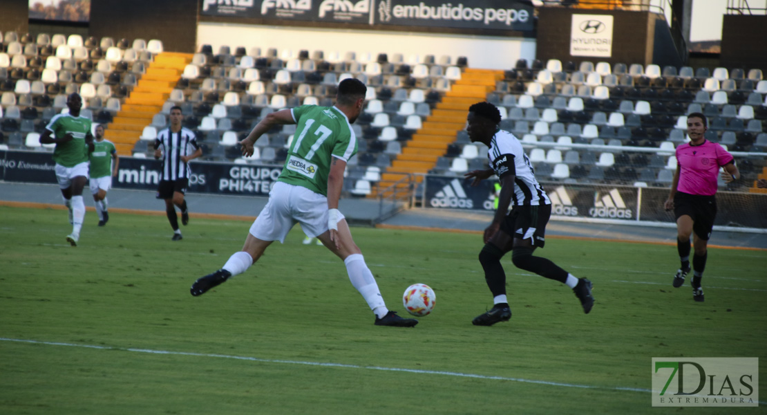 Imágenes del partido de presentación del CD. Badajoz frente al Córdoba