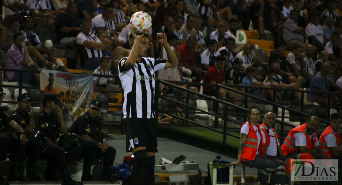 Imágenes del partido de presentación del CD. Badajoz frente al Córdoba