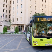 Ya se pueden pedir autobuses a demanda en algunas zonas de Badajoz