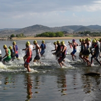 Valle y Gemio hacen frente a las cuestas para ganar el VIII Triatlón Ciudad del Temple