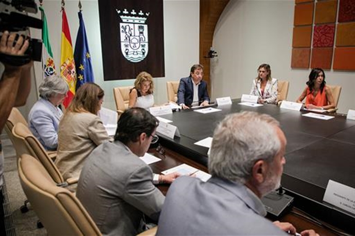 La ministra anuncia la electrificación de la línea Humanes - Plasencia