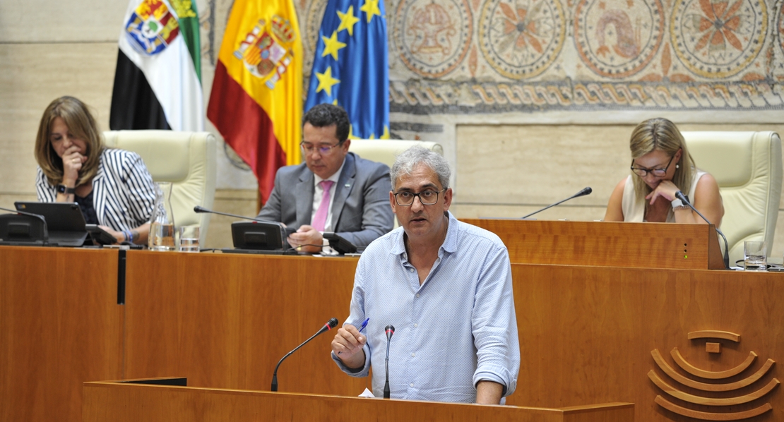 Unidas por Extremadura en contra de los recortes en el profesorado