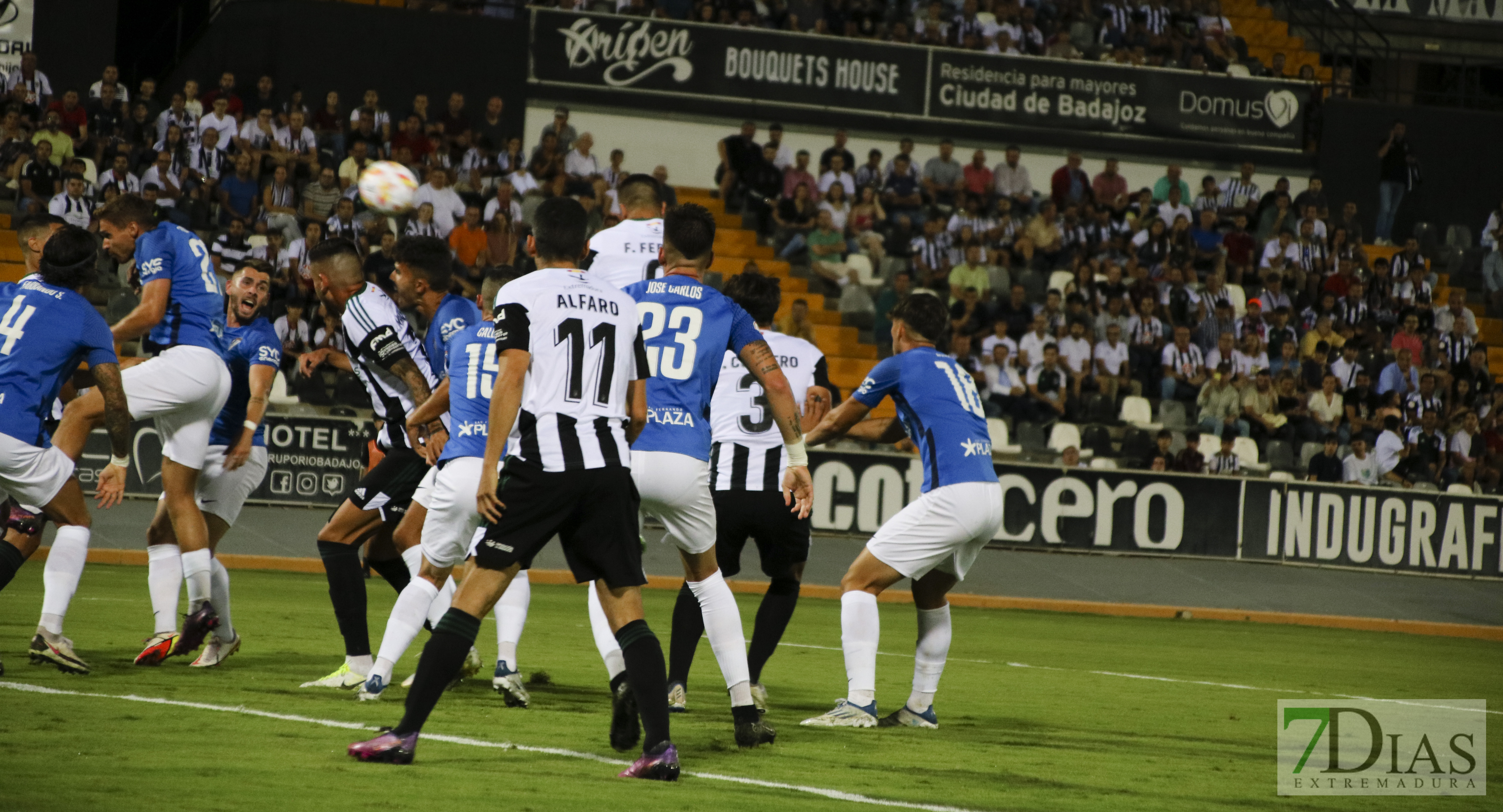 Imágenes del CD. Badajoz 1 - 1 San Fernando CD.