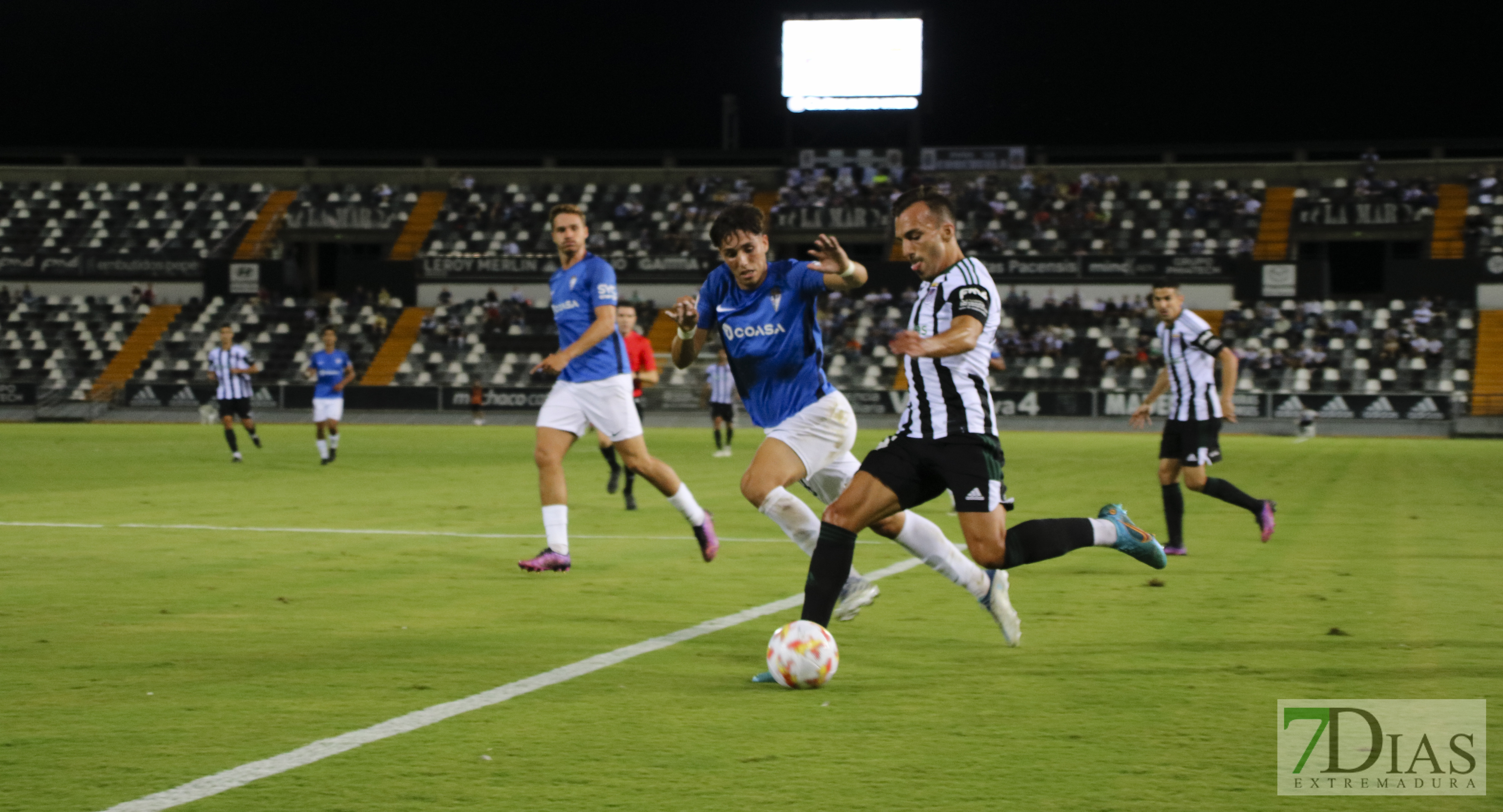 Imágenes del CD. Badajoz 1 - 1 San Fernando CD.