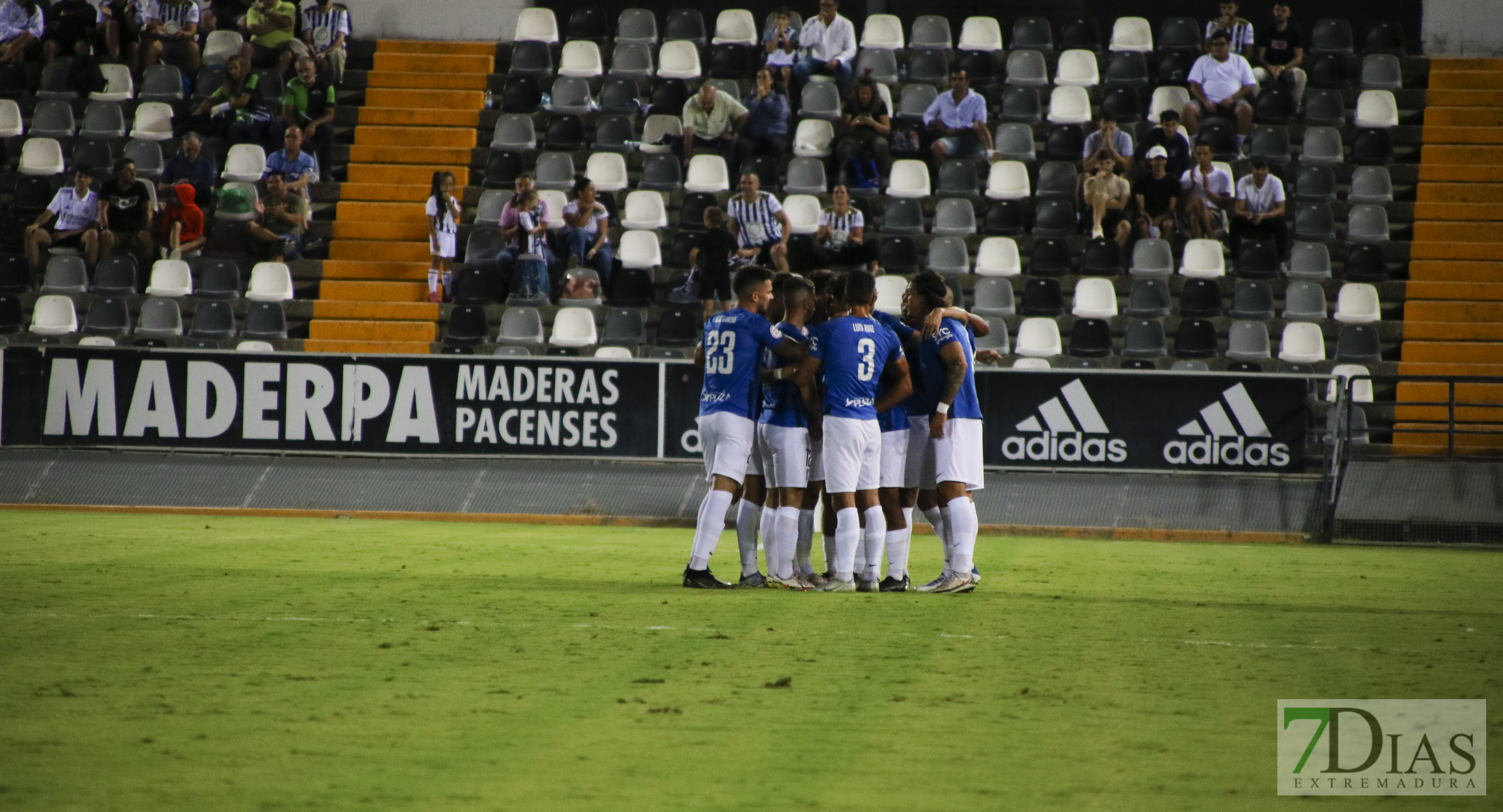 Imágenes del CD. Badajoz 1 - 1 San Fernando CD.