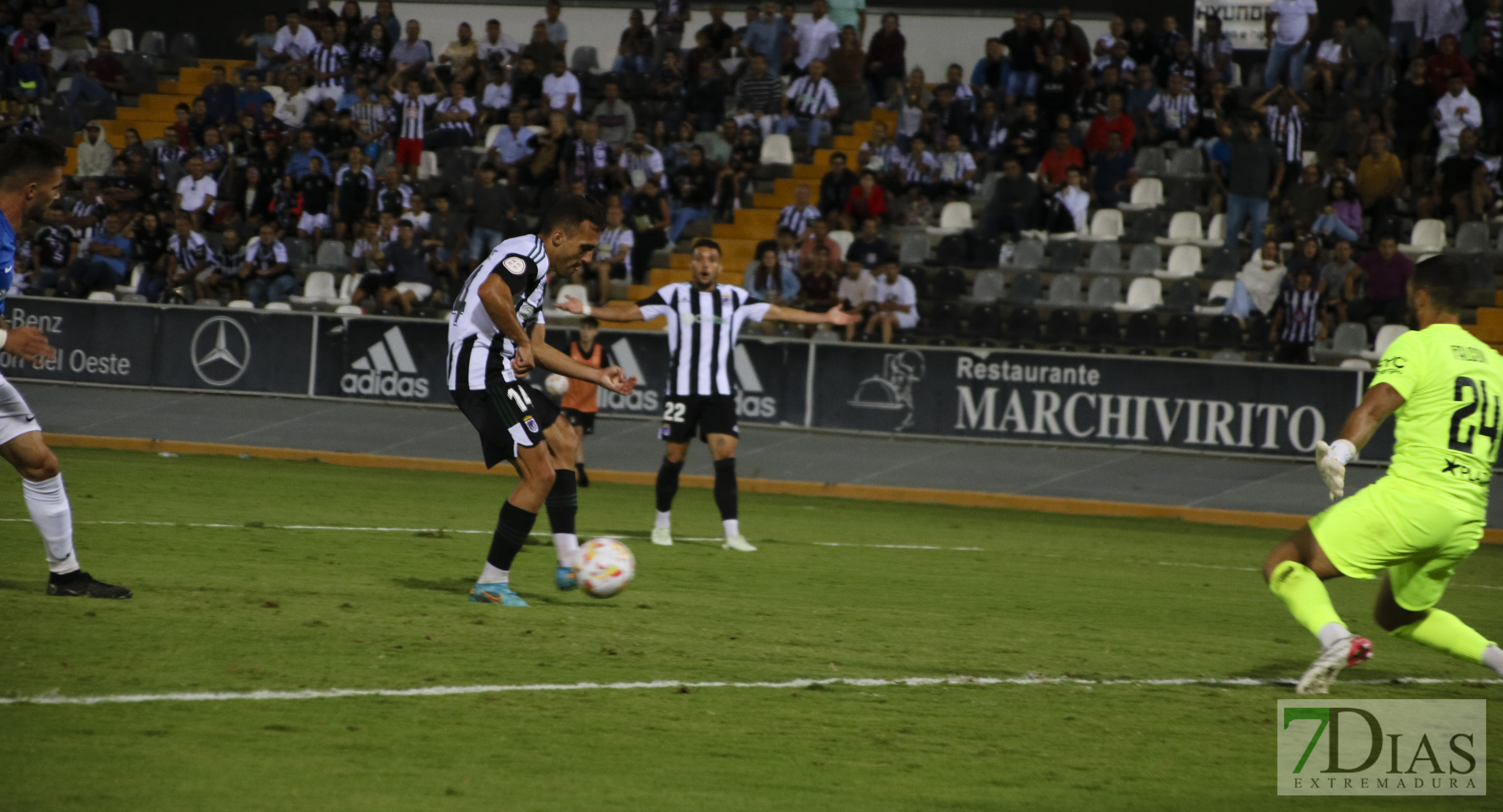 Imágenes del CD. Badajoz 1 - 1 San Fernando CD.