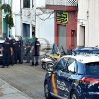 11 policías acuden a una vivienda en Badajoz y detienen a un hombre