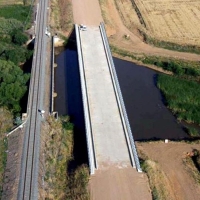 Obras en el puente ferroviario sobre el río Alcazaba en Pueblonuevo del Guadiana (BA)