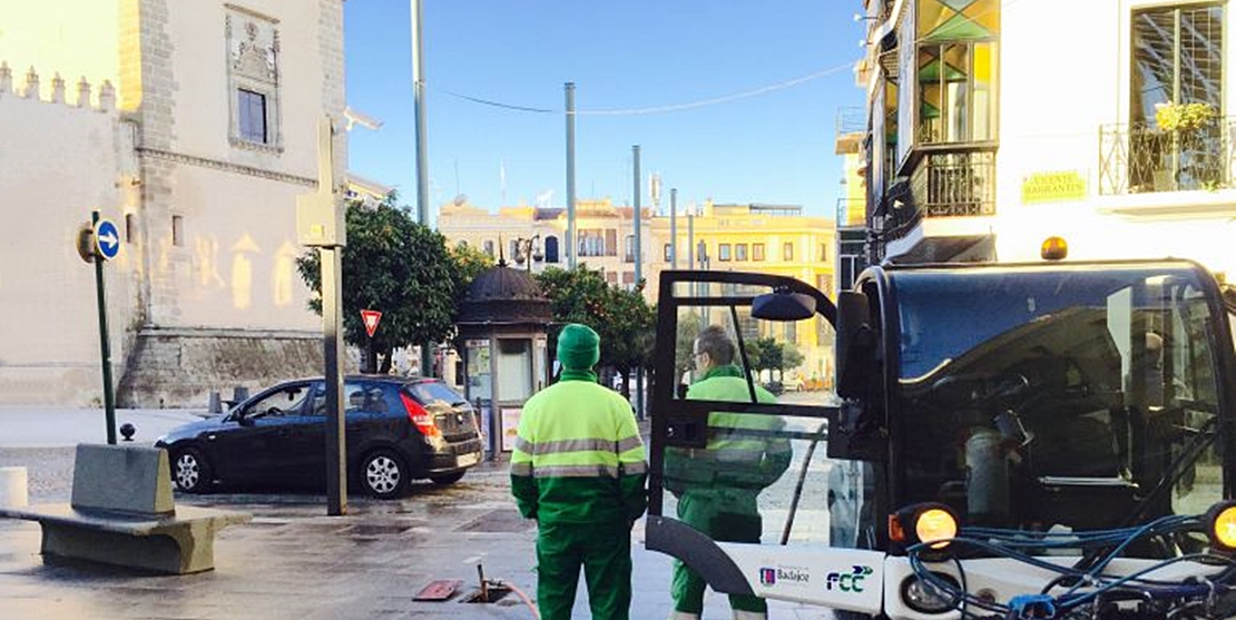 Vélez: “La ampliación del servicio de limpieza supondrá la creación de 19 puestos de trabajo”