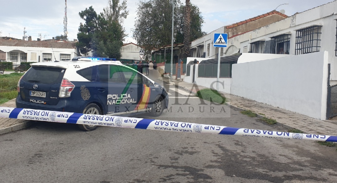 Aparece una persona muerta en plena calle en Badajoz