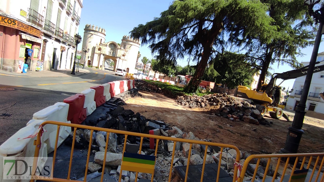 Cambio del tráfico en la Plaza Reyes Católicos a partir del lunes