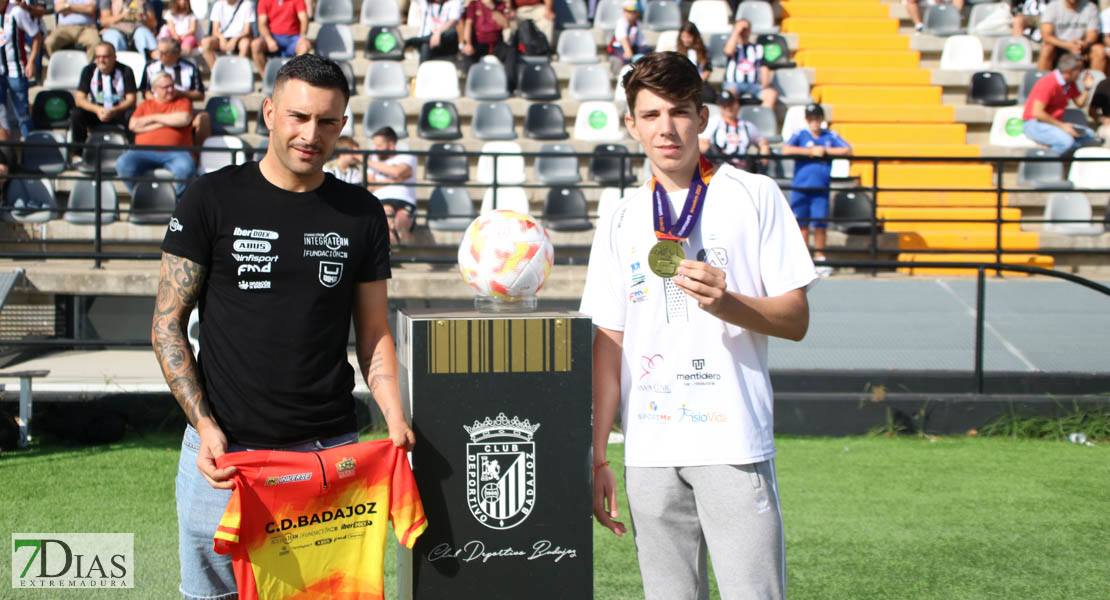 Imágenes del CD. Badajoz 2 - 1 AD Ceuta FC