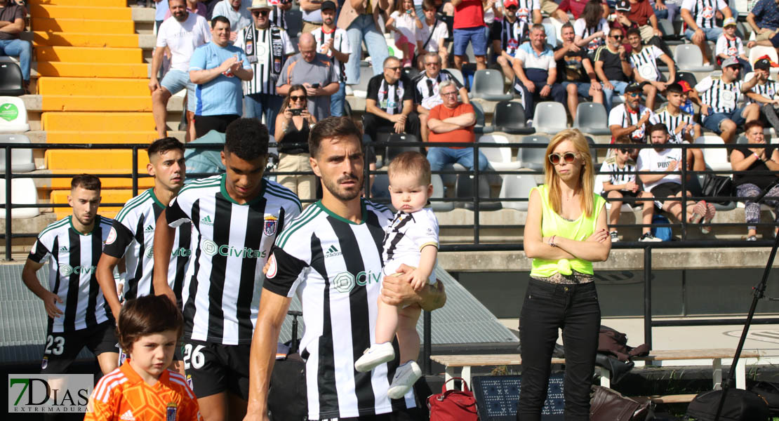 Imágenes del CD. Badajoz 2 - 1 AD Ceuta FC