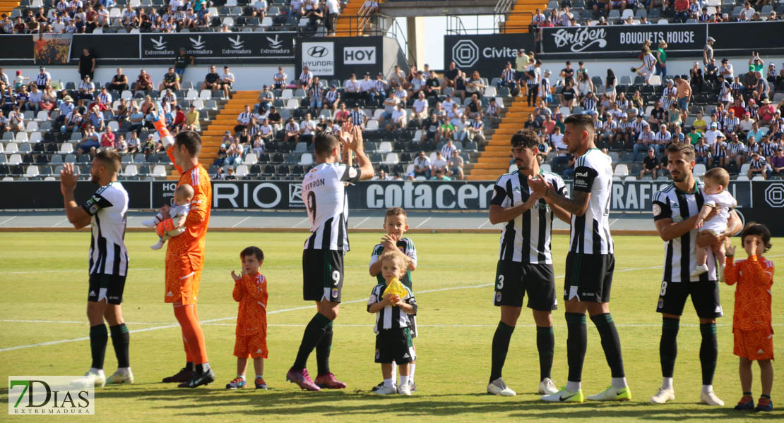 Imágenes del CD. Badajoz 2 - 1 AD Ceuta FC