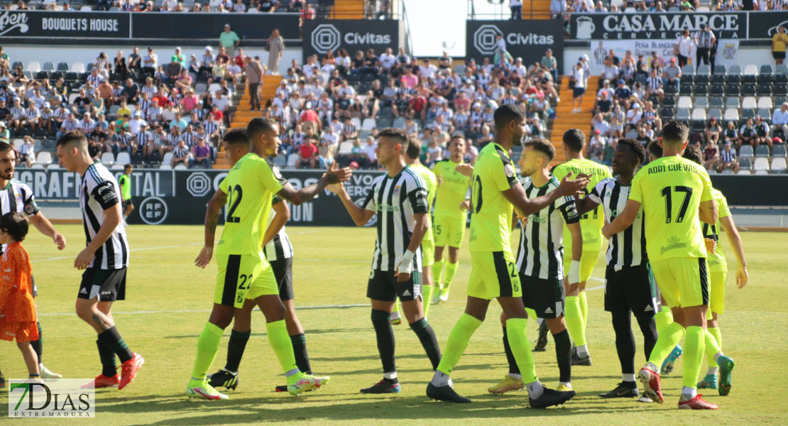 Imágenes del CD. Badajoz 2 - 1 AD Ceuta FC