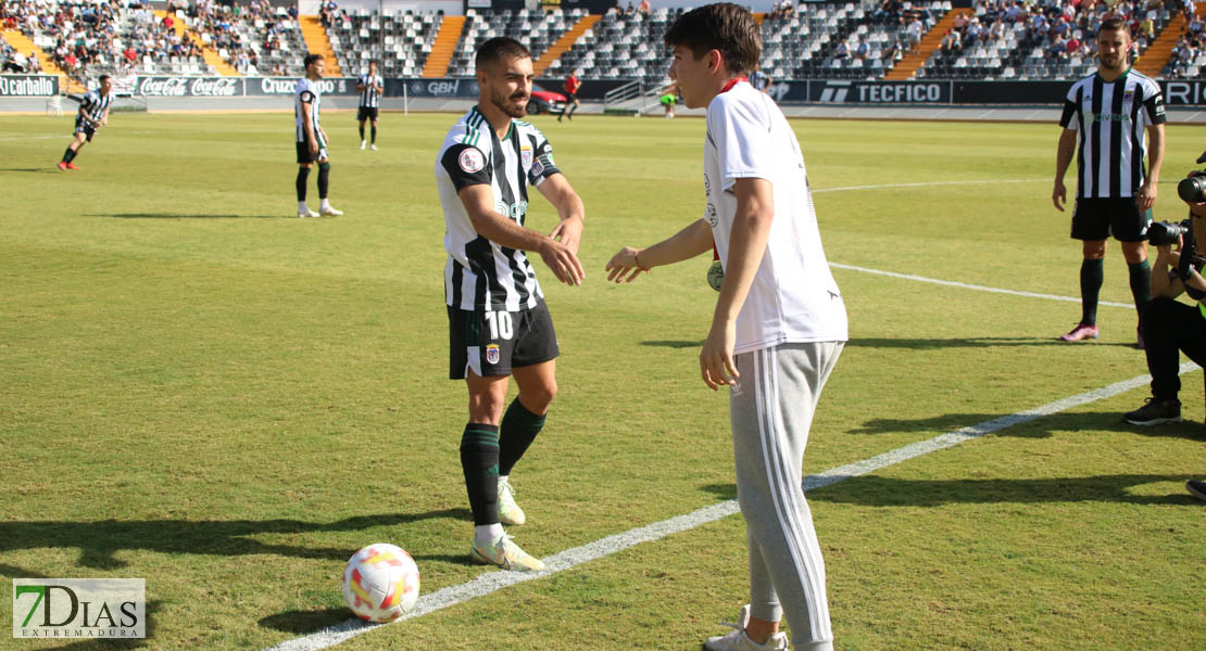 Imágenes del CD. Badajoz 2 - 1 AD Ceuta FC