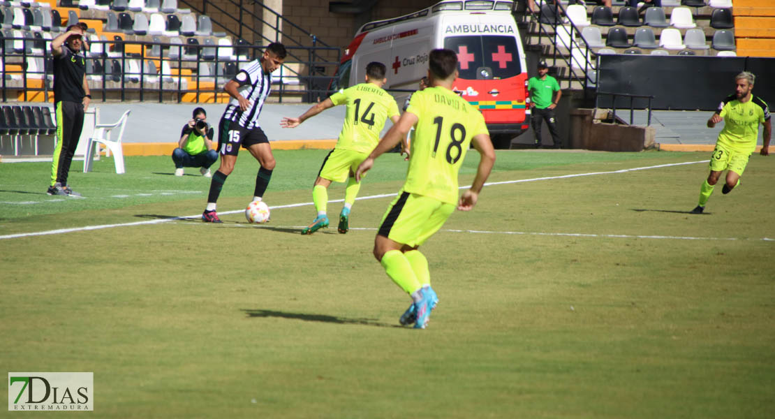 Imágenes del CD. Badajoz 2 - 1 AD Ceuta FC