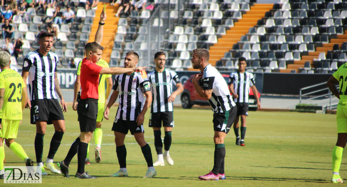 Imágenes del CD. Badajoz 2 - 1 AD Ceuta FC