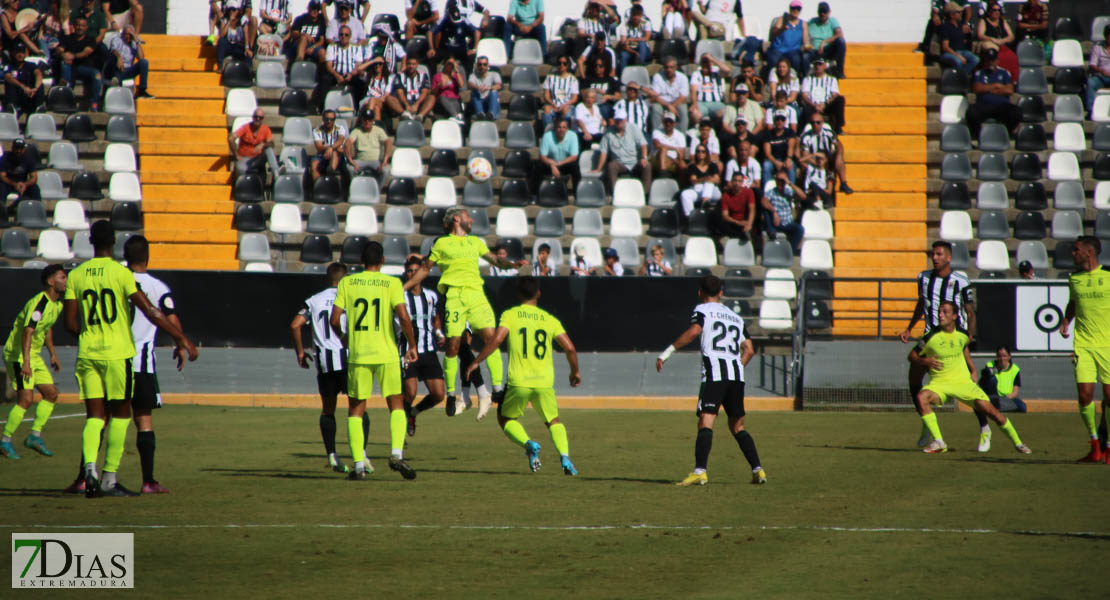 Imágenes del CD. Badajoz 2 - 1 AD Ceuta FC