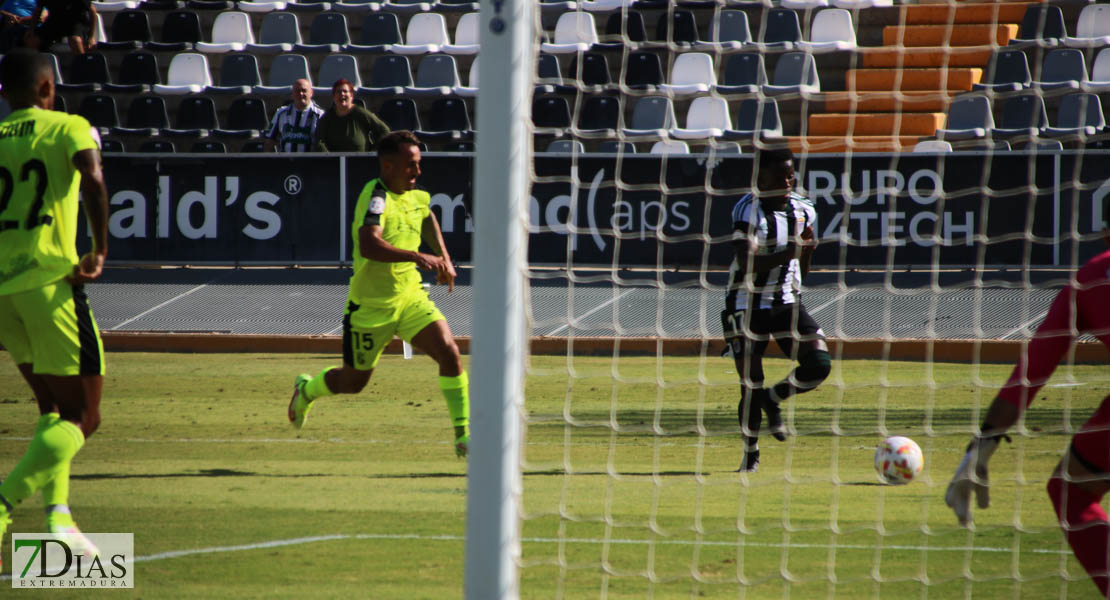 Imágenes del CD. Badajoz 2 - 1 AD Ceuta FC