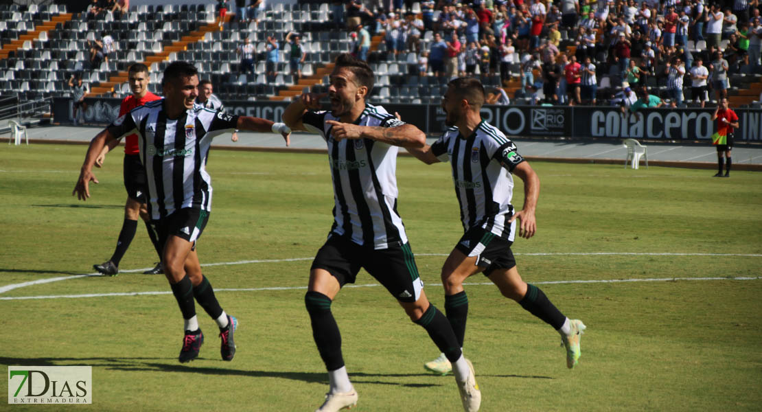 Imágenes del CD. Badajoz 2 - 1 AD Ceuta FC