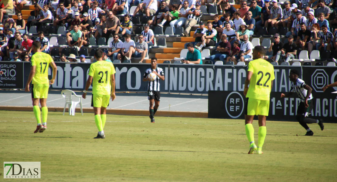 Imágenes del CD. Badajoz 2 - 1 AD Ceuta FC