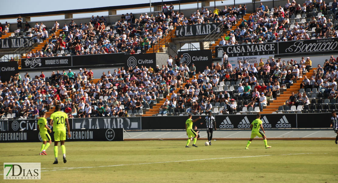 Imágenes del CD. Badajoz 2 - 1 AD Ceuta FC