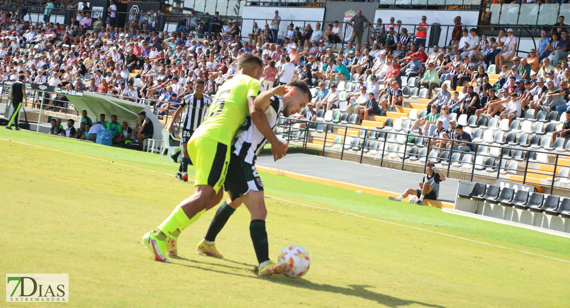 Imágenes del CD. Badajoz 2 - 1 AD Ceuta FC