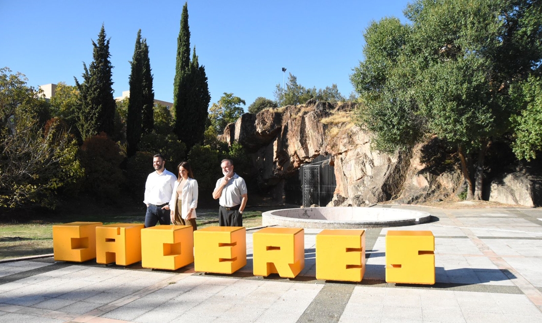 Reabren al público la Cueva de Maltravieso