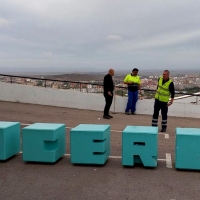 Las icónicas letras también llegan al Santuario de la Montaña