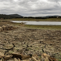 El naturalista Joaquín Araujo señala que asoman tres colapsos climáticos en Extremadura