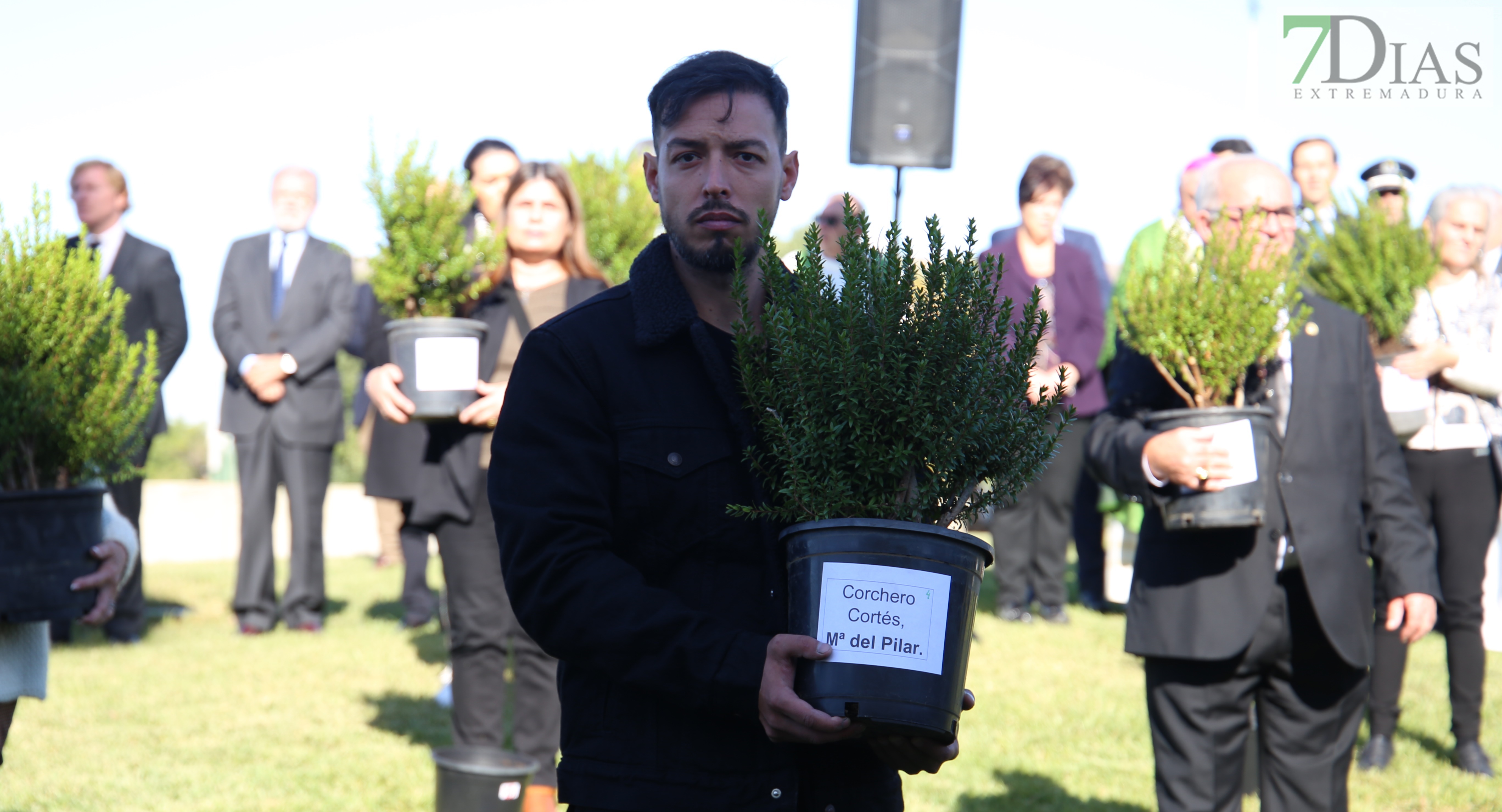 Sentimientos a flor de piel en el acto conmemorativo del 25 aniversario de riada en Badajoz