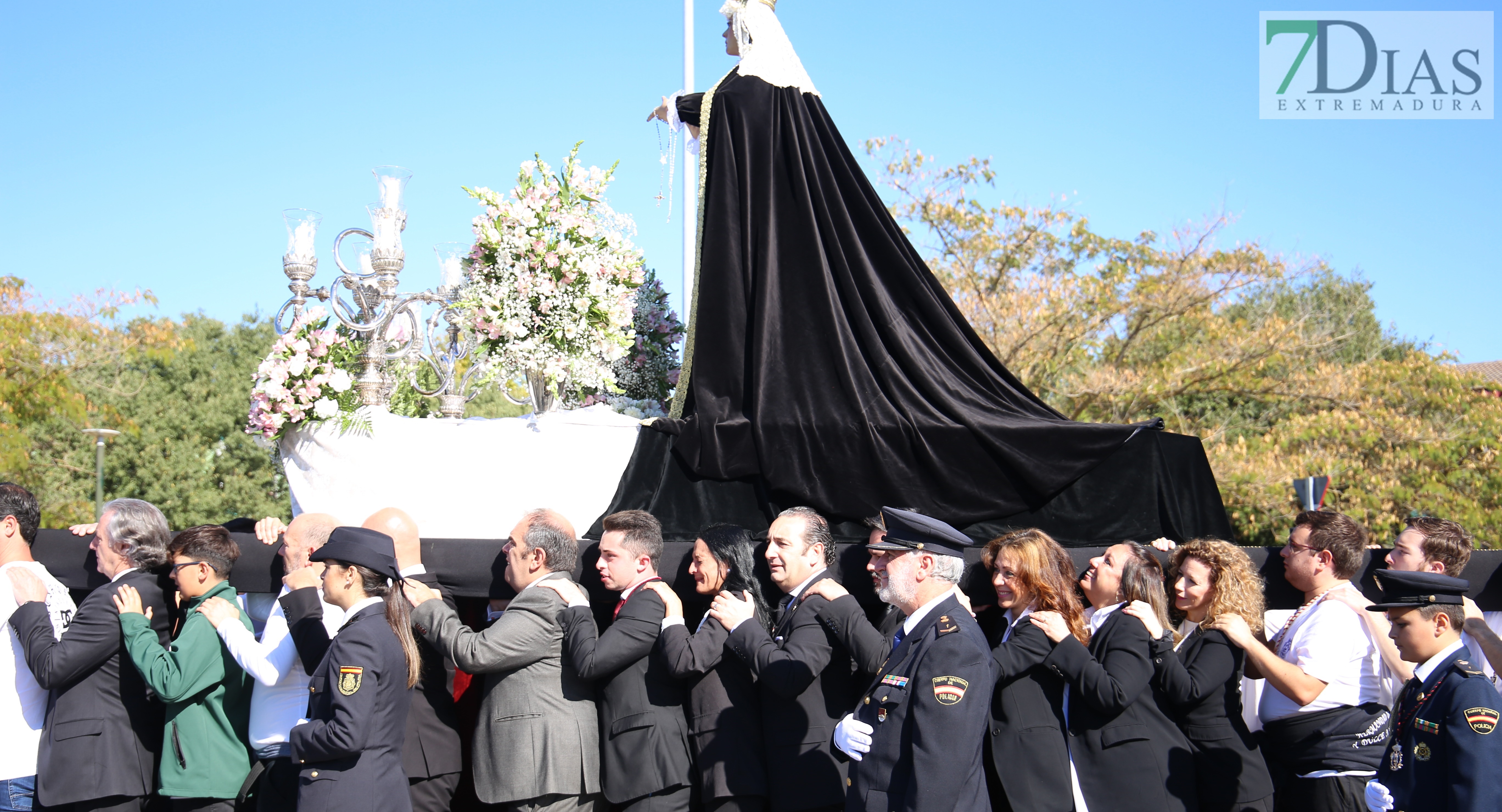 Sentimientos a flor de piel en el acto conmemorativo del 25 aniversario de riada en Badajoz