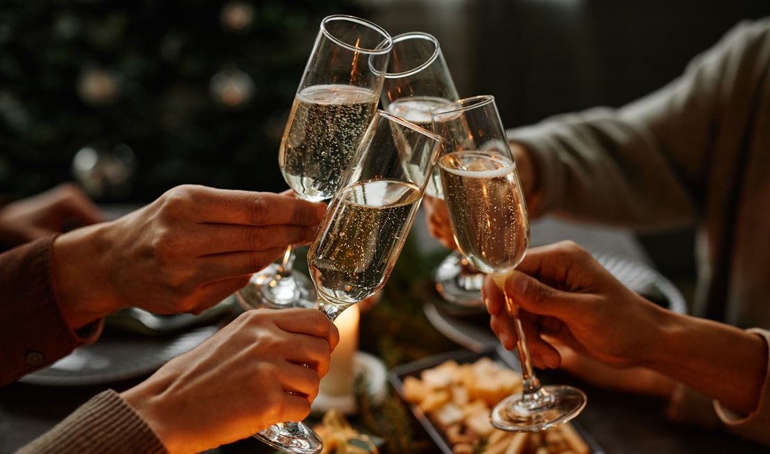 Las familias se preparan para celebrar la Navidad