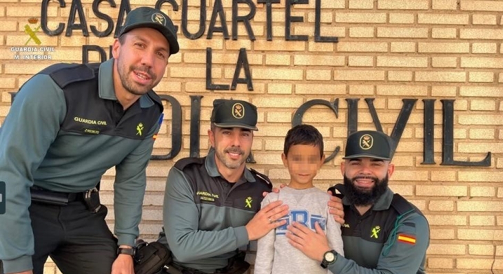 Agentes de la Guardia Civil salvan a un niño de seis años tras sufrir un atragantamiento