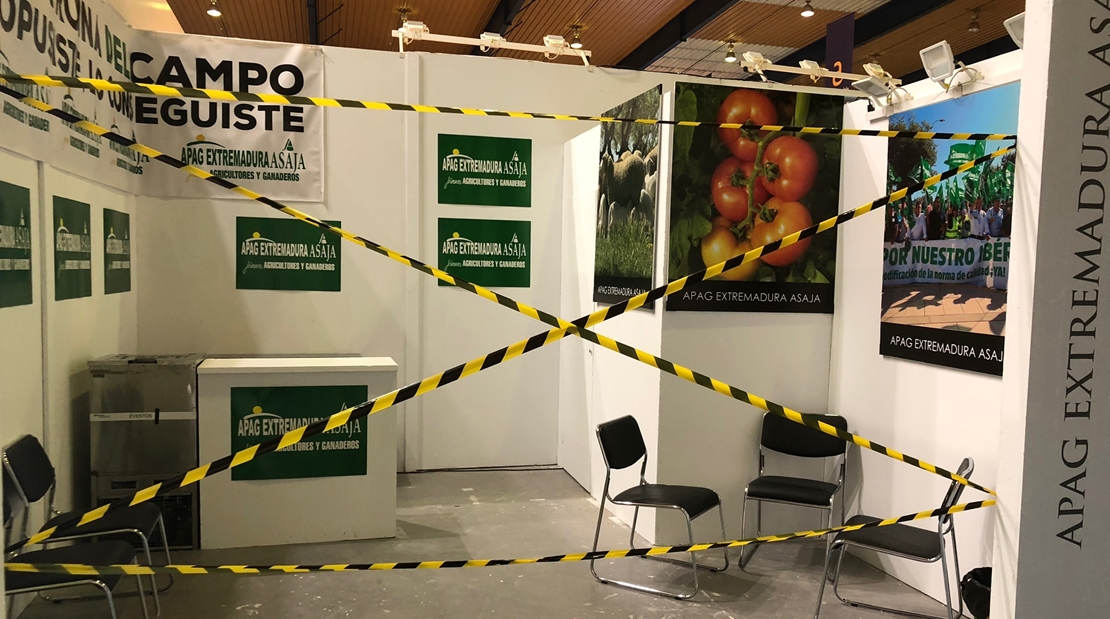 Apag Extremadura cierra su stand durante la apertura de Agropexpo