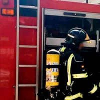 Graves daños materiales tras un incendio de un taller en Barcarrota