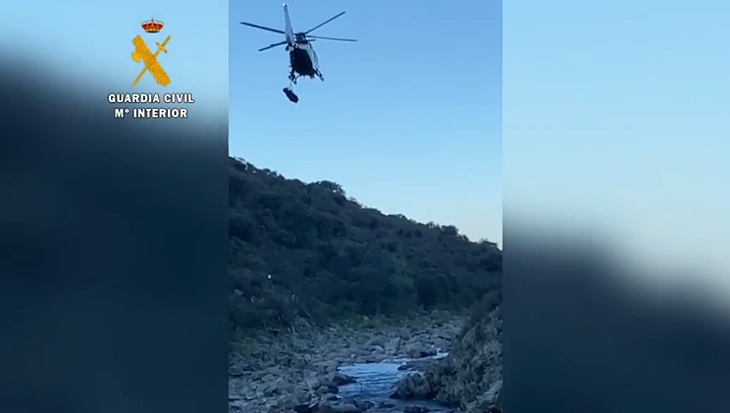 Un helicóptero rescata el cadáver encontrado