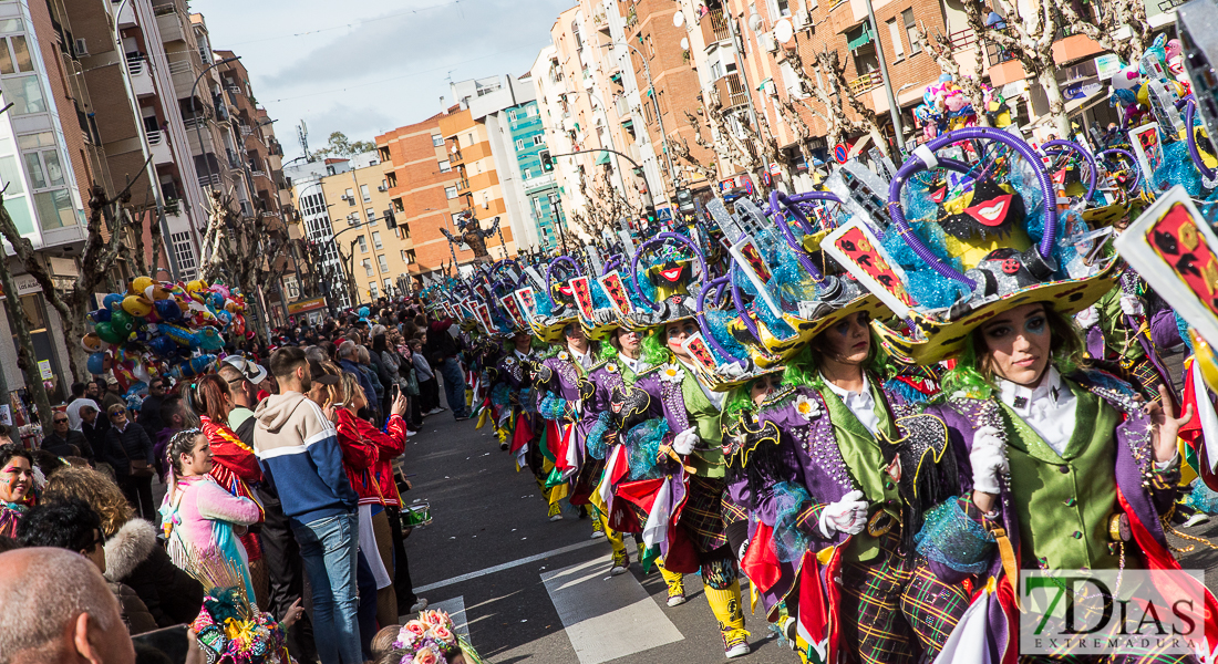 Orden de comparsas, grupos menores y artefactos en el Entierro de la Sardina